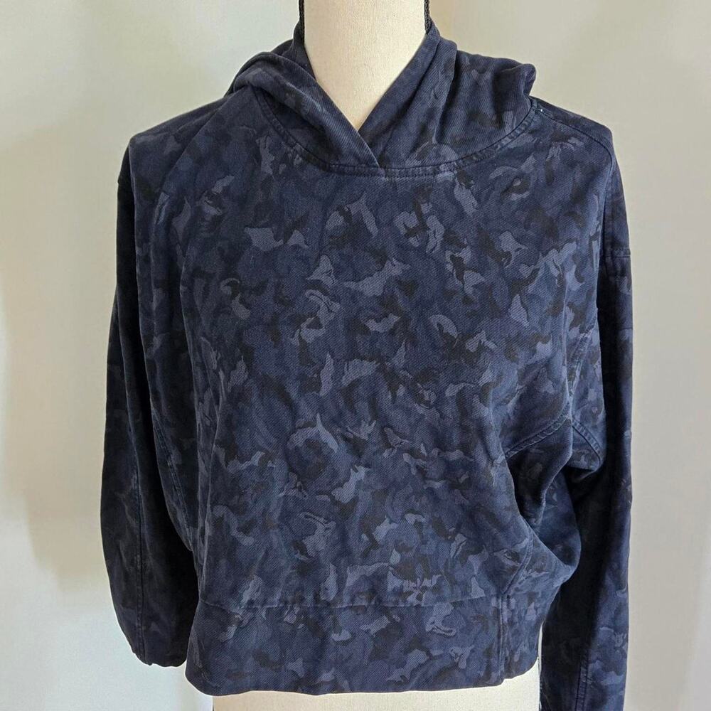 athleta blue farfallon hoodie sweatshirt. sz small